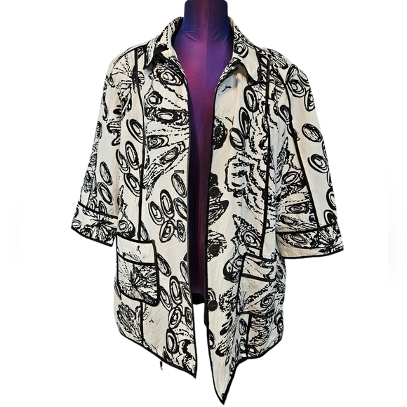 Chico's Black & White Butterfly Floral Linen Button Up Jacket Size 16 Women B11 - Picture 9 of 10